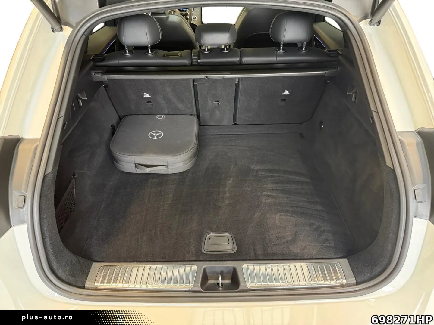 MERCEDES-BENZ EQE SUV 350 4M AMG Line AIRMATIC Burmester 360