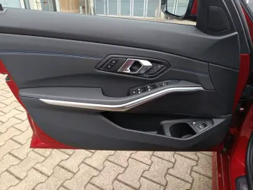 BMW 330e touring M SPORTPAKET 19 ALU AHK LCI FACELIF