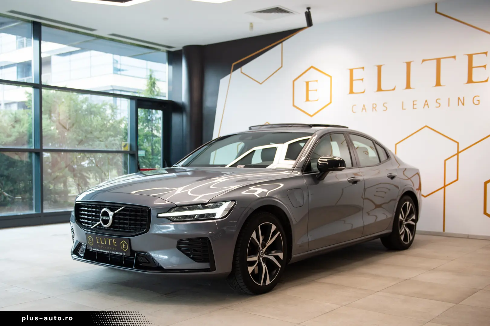 Volvo S60 Recharge 2.0 AWD R Design