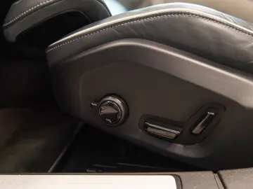 Volvo S60 Recharge 2.0 AWD R Design