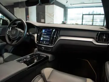 Volvo S60 Recharge 2.0 AWD R Design