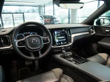 Volvo S60 Recharge 2.0 AWD R Design