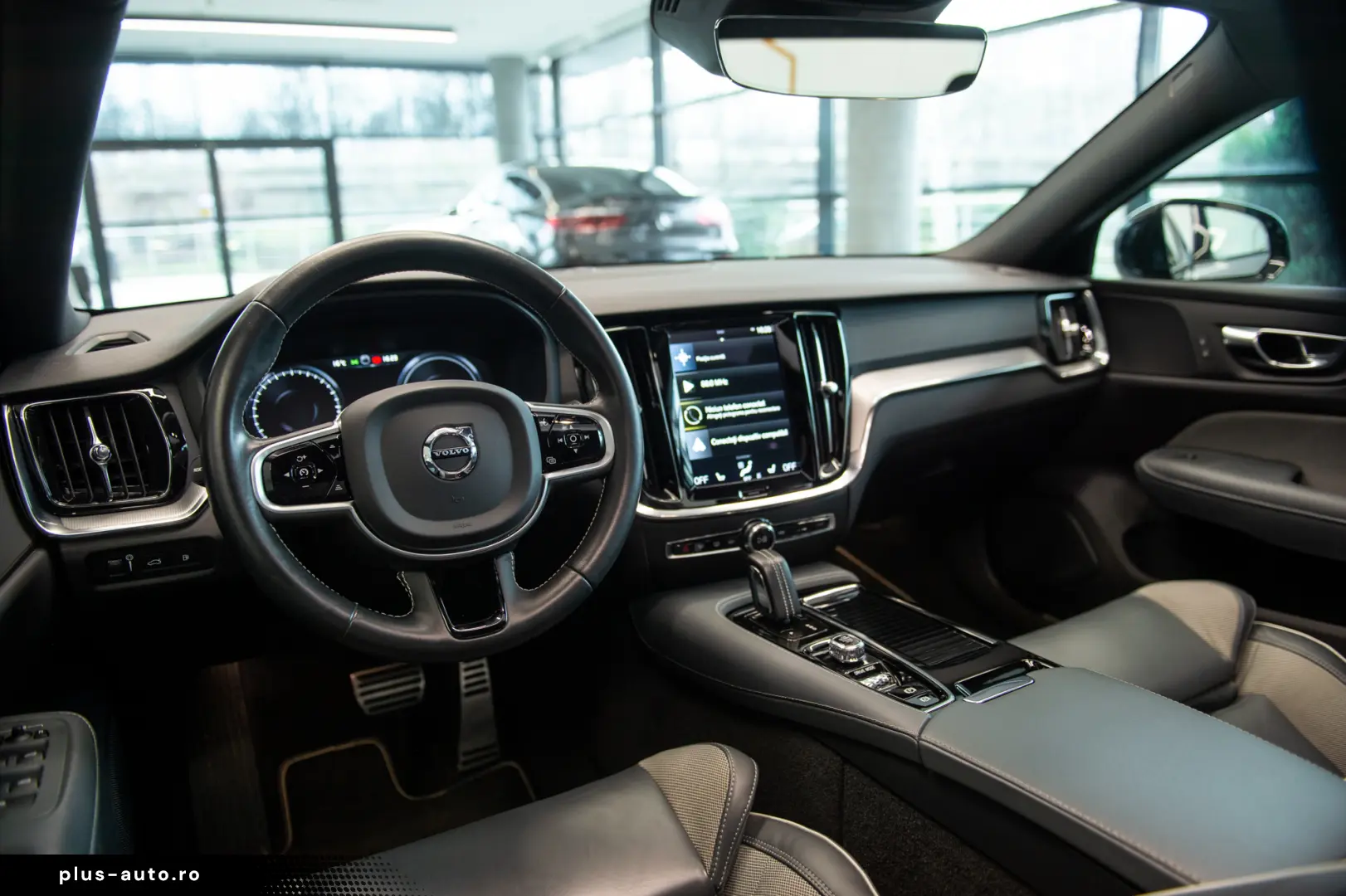 Volvo S60 Recharge 2.0 AWD R Design