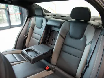 Volvo S60 Recharge 2.0 AWD R Design