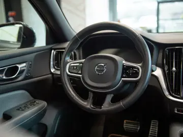 Volvo S60 Recharge 2.0 AWD R Design