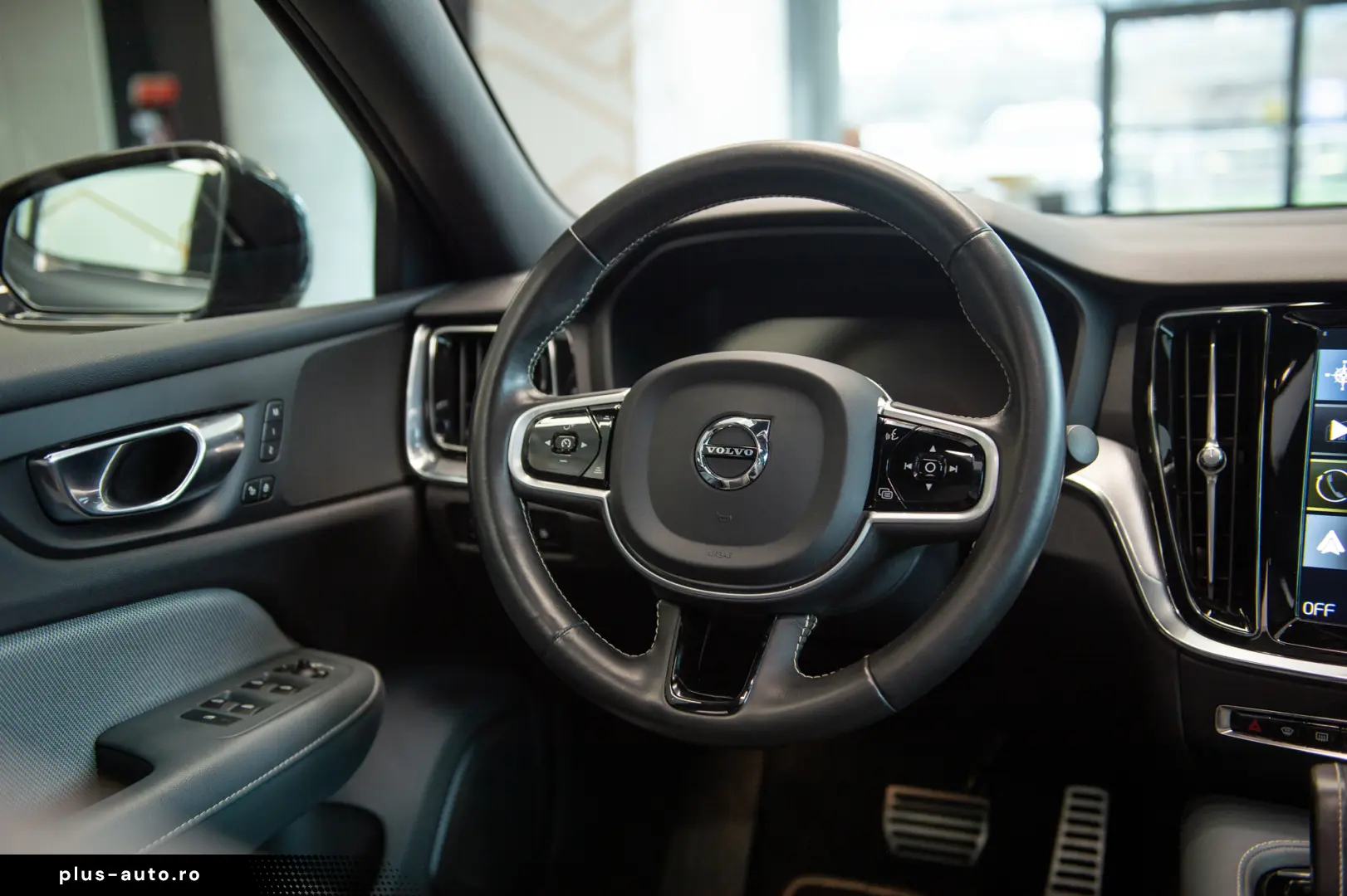 Volvo S60 Recharge 2.0 AWD R Design