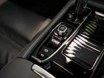 Volvo S60 Recharge 2.0 AWD R Design