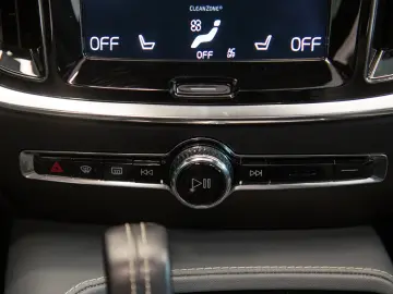 Volvo S60 Recharge 2.0 AWD R Design