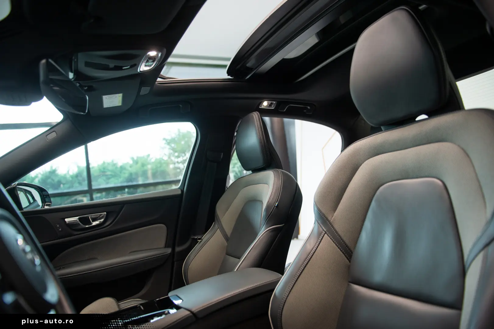 Volvo S60 Recharge 2.0 AWD R Design