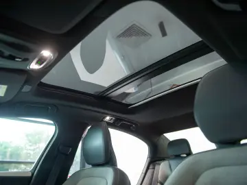 Volvo S60 Recharge 2.0 AWD R Design