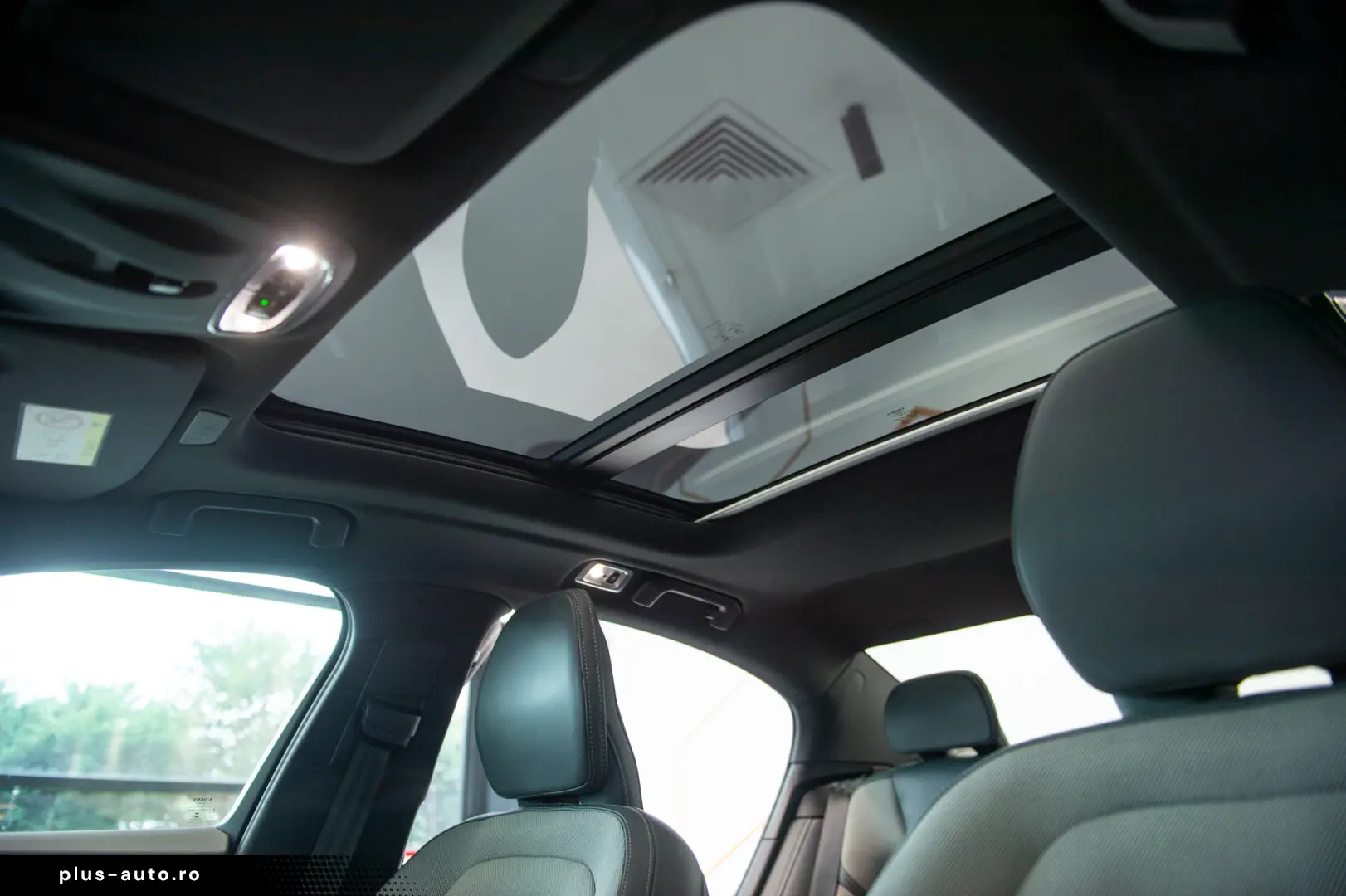 Volvo S60 Recharge 2.0 AWD R Design