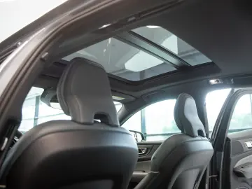 Volvo S60 Recharge 2.0 AWD R Design