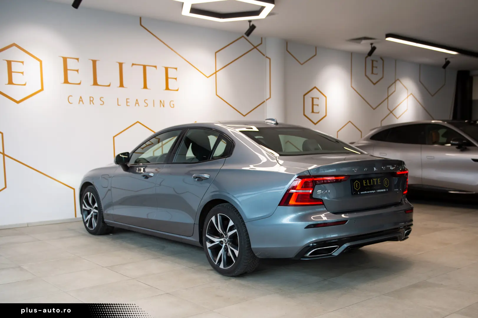 Volvo S60 Recharge 2.0 AWD R Design