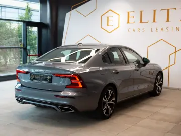 Volvo S60 Recharge 2.0 AWD R Design