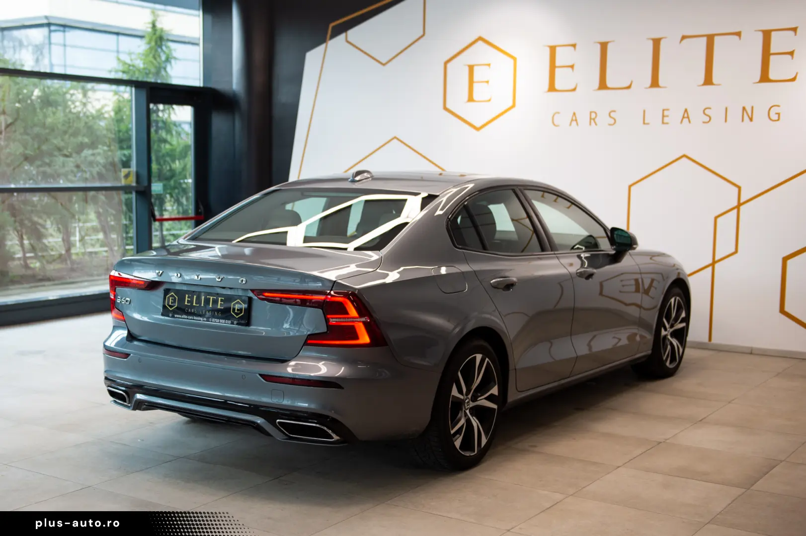Volvo S60 Recharge 2.0 AWD R Design