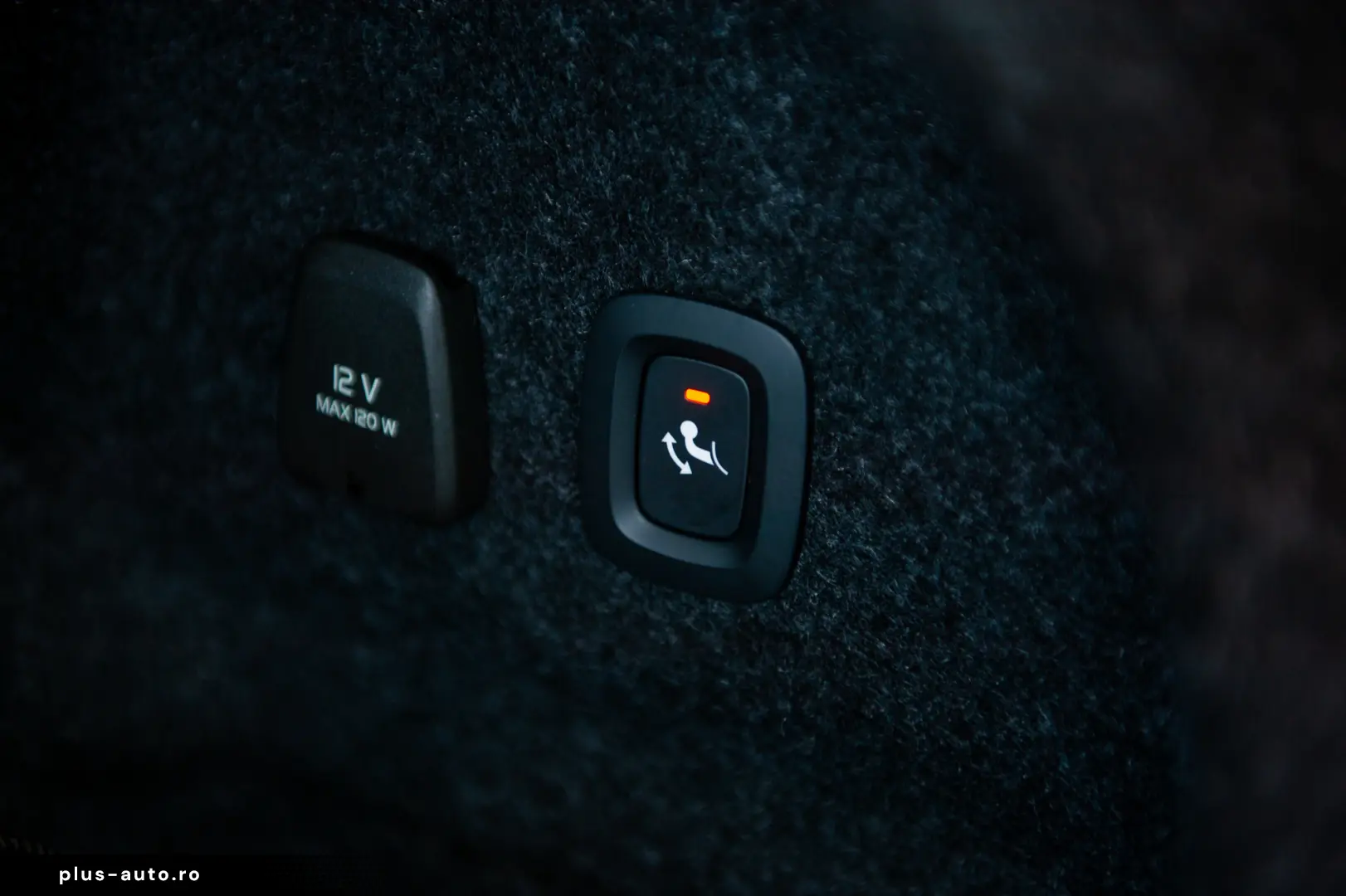 Volvo S60 Recharge 2.0 AWD R Design