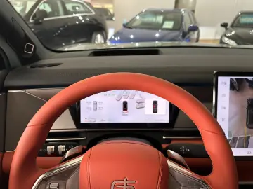 BYD TANG L DM 200 KM AWD