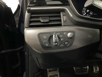 AUDI RS4 Avant 2.9 TFSI quattro RS-Sportabgasanlage S