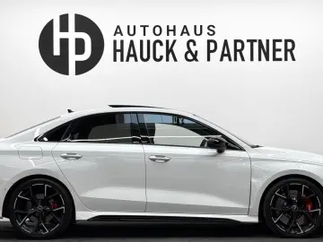 AUDI RS3 Lim  Matrix Pano Sport-AGA B&O Ambiente H-Up