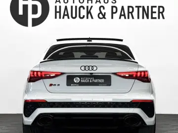 AUDI RS3 Lim  Matrix Pano Sport-AGA B&O Ambiente H-Up