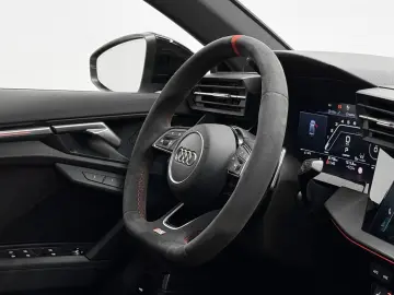 AUDI RS3 Lim  Matrix Pano Sport-AGA B&O Ambiente H-Up
