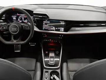 AUDI RS3 Lim  Matrix Pano Sport-AGA B&O Ambiente H-Up