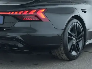 AUDI RS e-tron GT Laser Allradlenkung Umgebungskamera