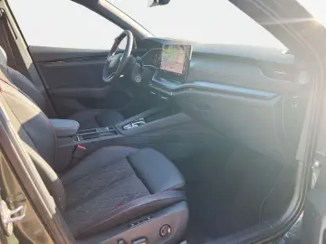 SKODA Octavia Combi 2.0 TSI RS