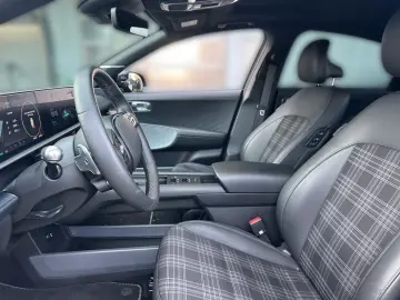 HYUNDAI IONIQ 6   FIRST EDITION