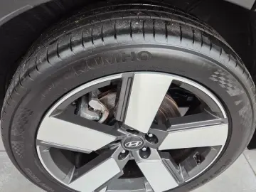 HYUNDAI Santa Fe 1.6 T-GDI Hybrid 158 kW 2WD