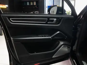 Porsche Cayenne e-Hybrid Cam360 Pano Head-up Vent Carbon