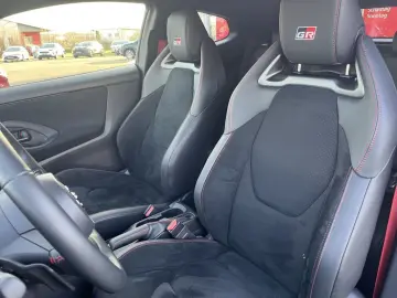 TOYOTA GR Yaris mit High-Performance-Paket Vorführwagen