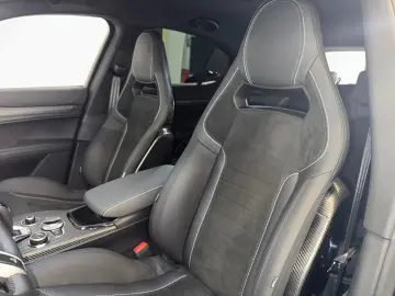 ALFA ROMEO Stelvio Quadrifoglio 2.9 382kW (520 PS)  SPARCO