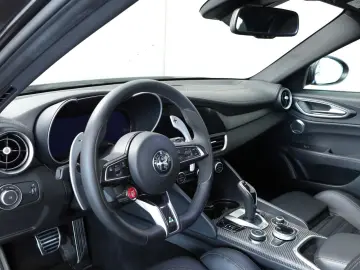 ALFA ROMEO Giulia Quadrifoglio 520PS Facelift Matrix ACC