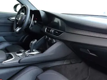 ALFA ROMEO Giulia Quadrifoglio 520PS Facelift Matrix ACC