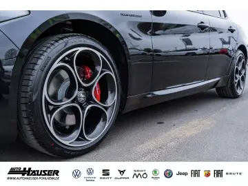 ALFA ROMEO Giulia Competizione MY23 2.0 Turbo AT8 Q4 HARMAN