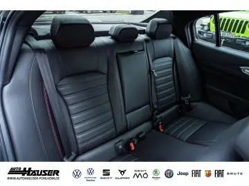 ALFA ROMEO Giulia Competizione MY23 2.0 Turbo AT8 Q4 HARMAN