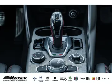 ALFA ROMEO Giulia Competizione MY23 2.0 Turbo AT8 Q4 HARMAN