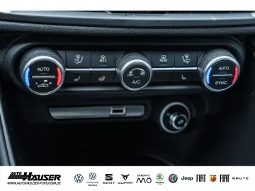 ALFA ROMEO Giulia Competizione MY23 2.0 Turbo AT8 Q4 HARMAN