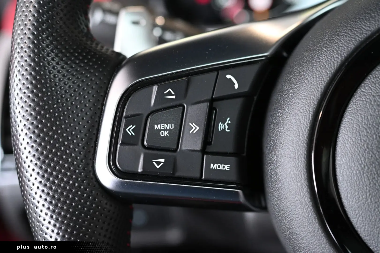 JAGUAR F-TYPE P300 Coupe R-Dynamic Black ACC Pano 20