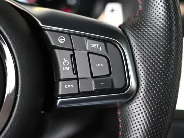 JAGUAR F-TYPE P300 Coupe R-Dynamic Black ACC Pano 20