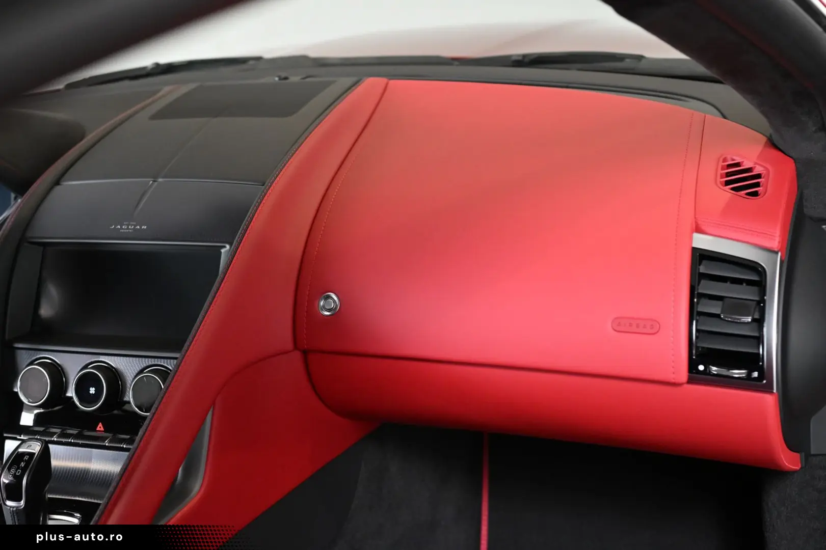 JAGUAR F-TYPE P300 Coupe R-Dynamic Black ACC Pano 20