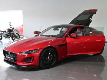 JAGUAR F-TYPE P300 Coupe R-Dynamic Black ACC Pano 20