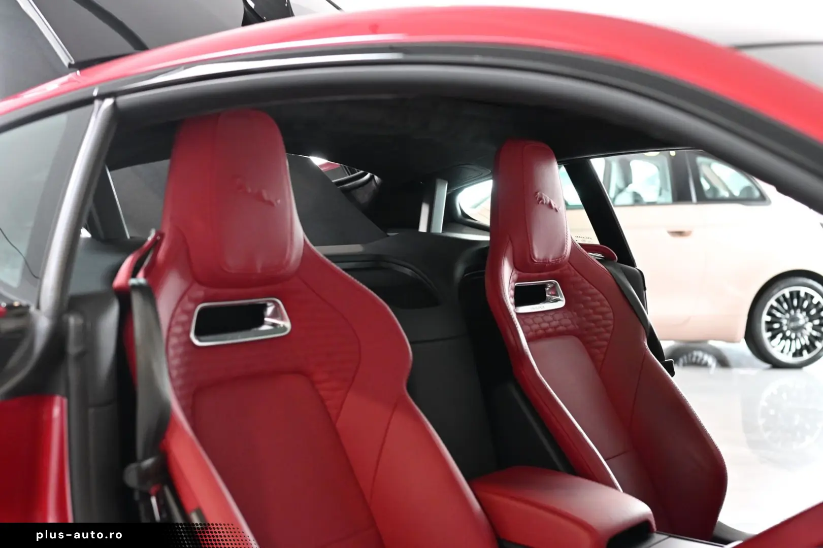 JAGUAR F-TYPE P300 Coupe R-Dynamic Black ACC Pano 20