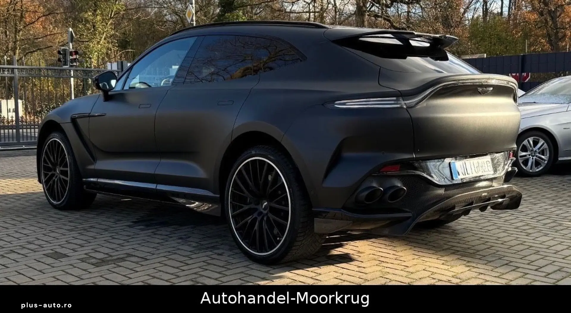 ASTON MARTIN DBX707 4.0 V8  Vollausstattung Carbon-Paket