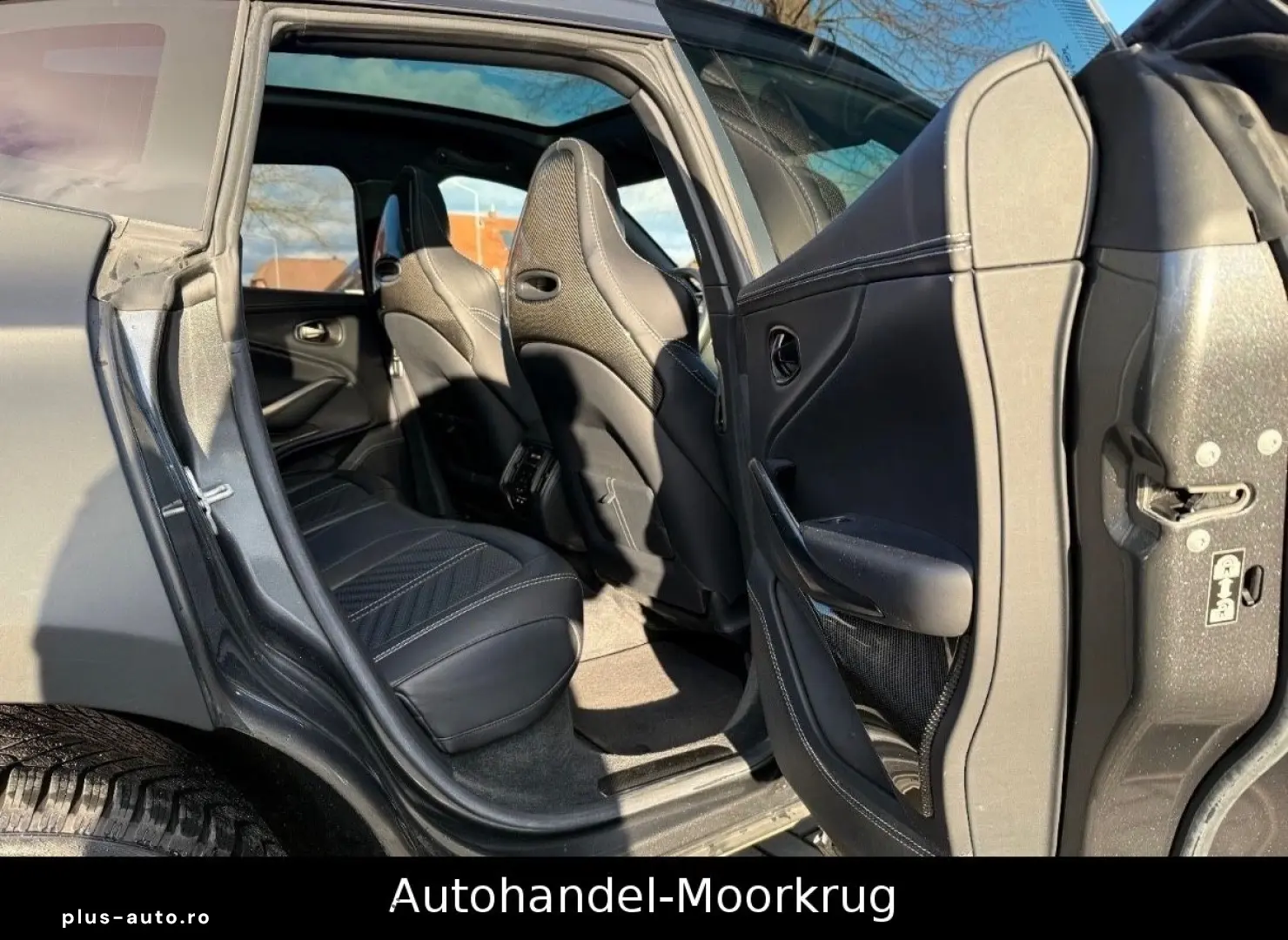 ASTON MARTIN DBX707 4.0 V8  Vollausstattung Carbon-Paket