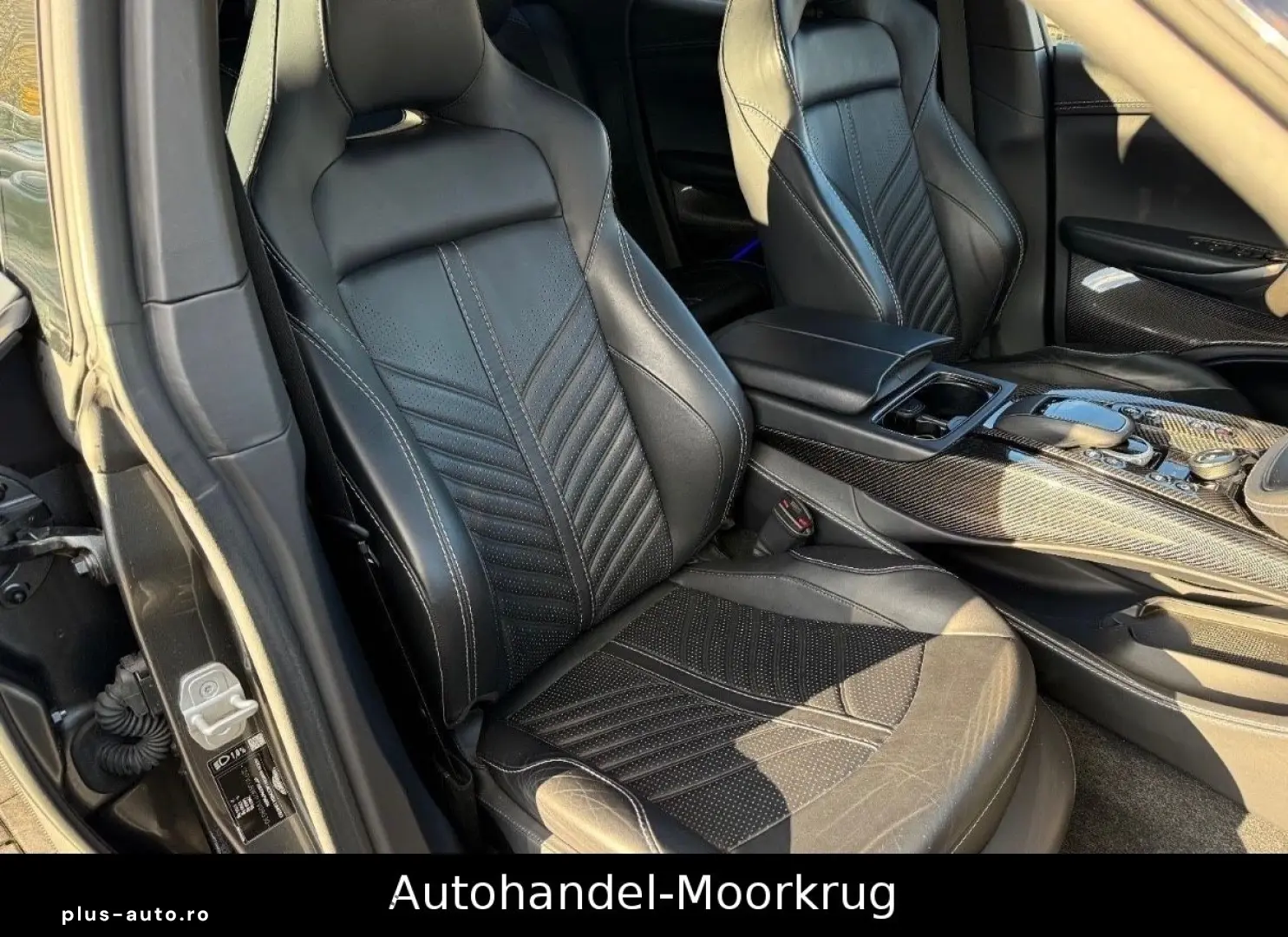 ASTON MARTIN DBX707 4.0 V8  Vollausstattung Carbon-Paket