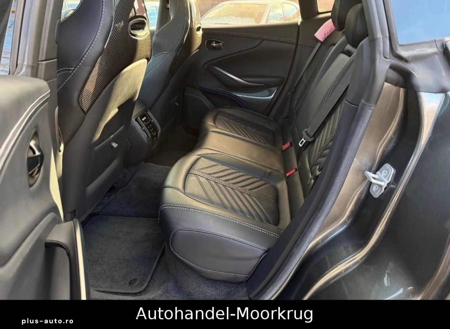 ASTON MARTIN DBX707 4.0 V8  Vollausstattung Carbon-Paket