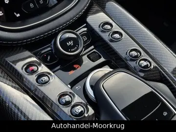 ASTON MARTIN DBX707 4.0 V8  Vollausstattung Carbon-Paket