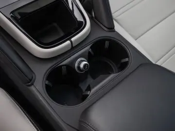 PORSCHE Cayenne E-Hybrid AHK Luftfederung InnoDrive HUD